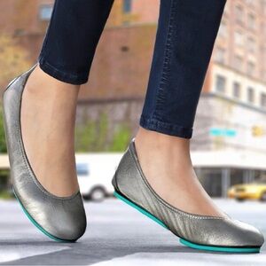 Women size 8 Tieks by Gavrieli silver gray metallic pewter leather ballet flats